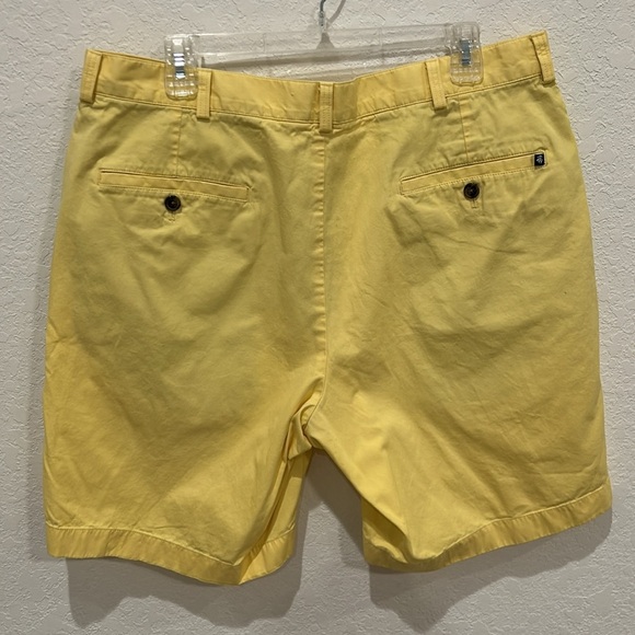 Brooks Brothers ‘346’ Shorts Yellow Size 36 - Picture 2 of 4